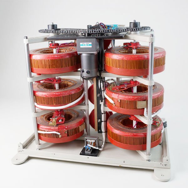 Variac bifásico 90A con servomotor, vista 2